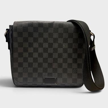 Louis Vuitton District PM