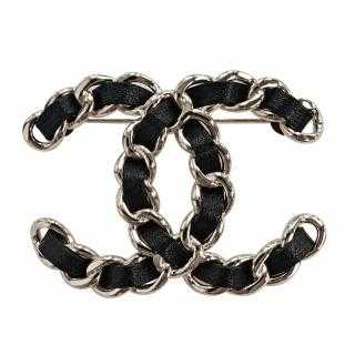 BROCHE CHANEL CC CUIR NOIR