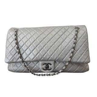 Sac de voyage Chanel Classic Flap Bag XXL – Collection Airlines 2016 – Argent Métallisé