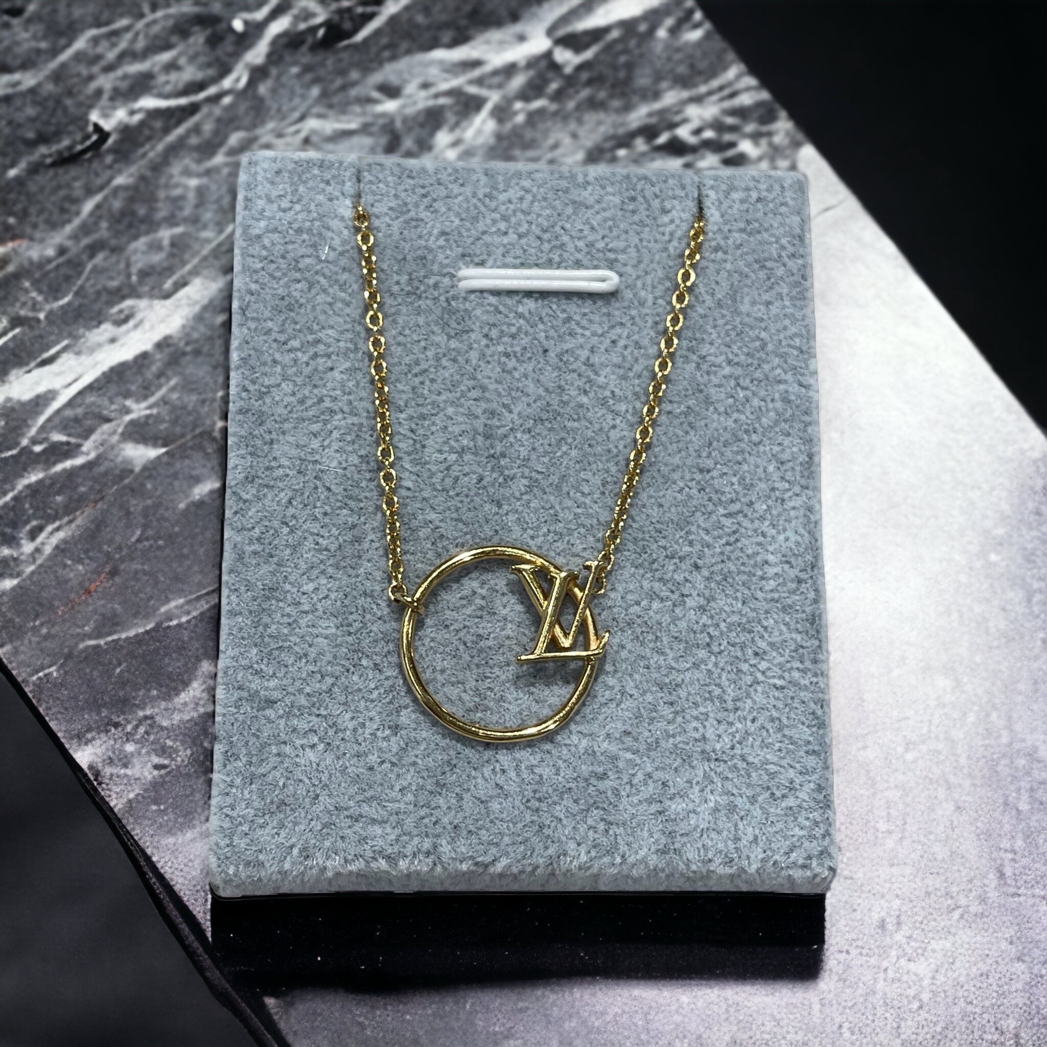 Louis Vuitton LV Chain-it Necklace Dore Metal