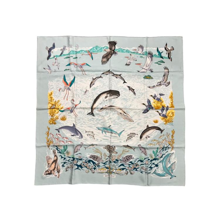 Carre Hermès