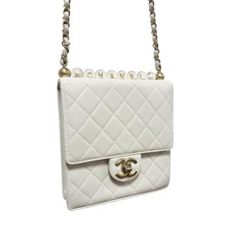 Sac Chanel à rabat et Perles