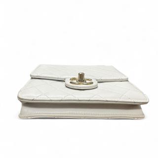 Sac Chanel à rabat et Perles