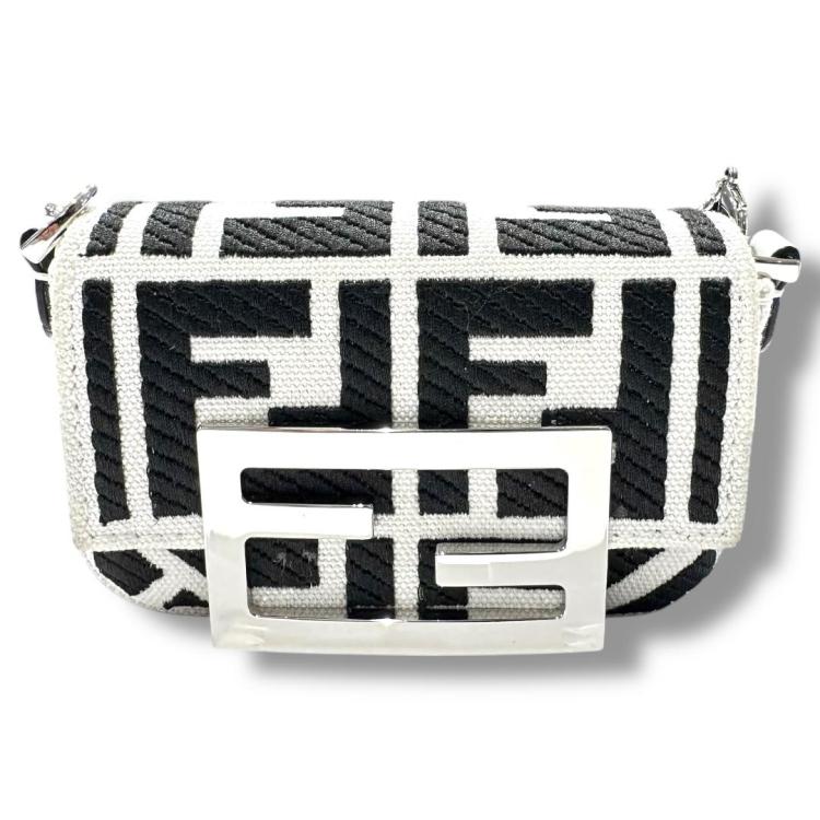 Sac Fendi Nano Baguette Charm