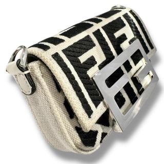 Sac Fendi Nano Baguette Charm