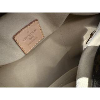 Sac Louis Vuitton Artsy MM Monogram Canvas