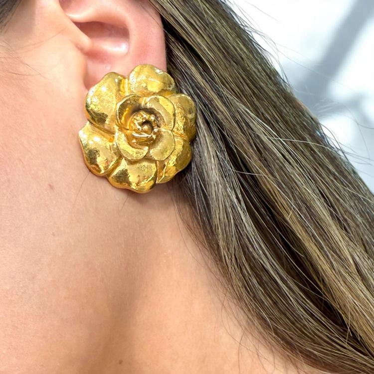 Boucles D'Oreilles Chanel Camelia