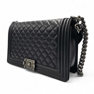 Sac à main Chanel Boy Black
