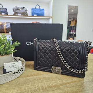 Sac à main Chanel Boy Black