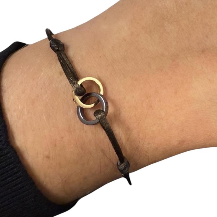 Cartier bracelet Double Love sur cordon