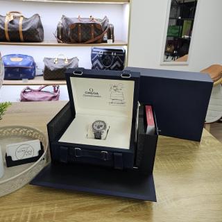 Oméga Speedmaster " Silver Snoopy Award "