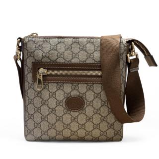 Gucci Sacoche Supreme GG