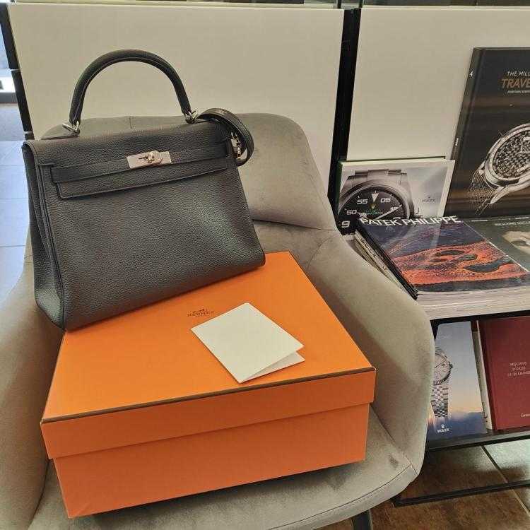 Hermès Kelly 32 Retourné Togo Noir