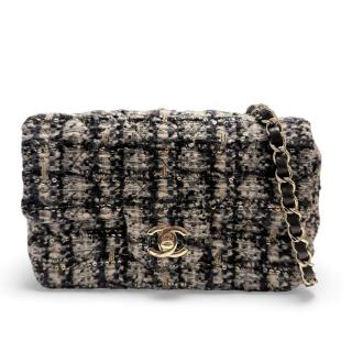 Chanel Classique Tweed