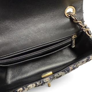 Chanel Classique Tweed