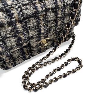 Chanel Classique Tweed