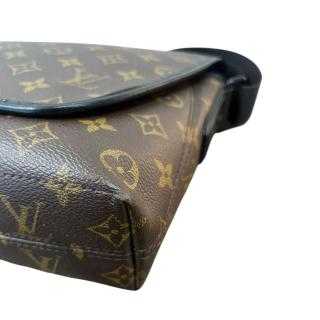 Louis Vuitton Magnetic Messenger