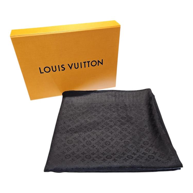 LOUIS VUITTON CHALE EVERMORE