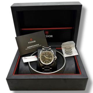 Tudor Grandtour Date