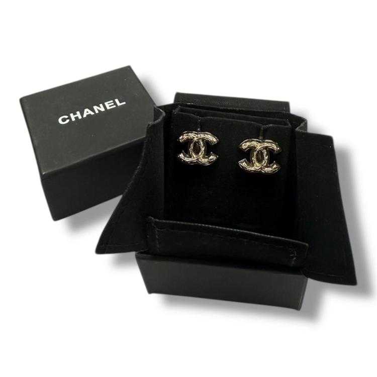 Boucles d'oreilles Chanel CC