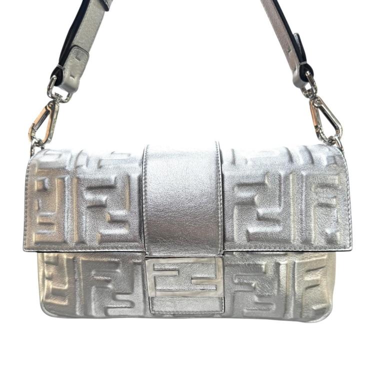 Sac Fendi Baguette en Cuir Argenté