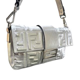 Sac Fendi Baguette en Cuir Argenté