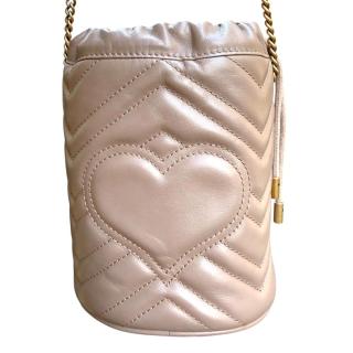 Sac Gucci Seau GG Marmont Petit Format Cuir Taupe