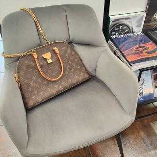 Sac à main Louis Vuitton Moon Alma